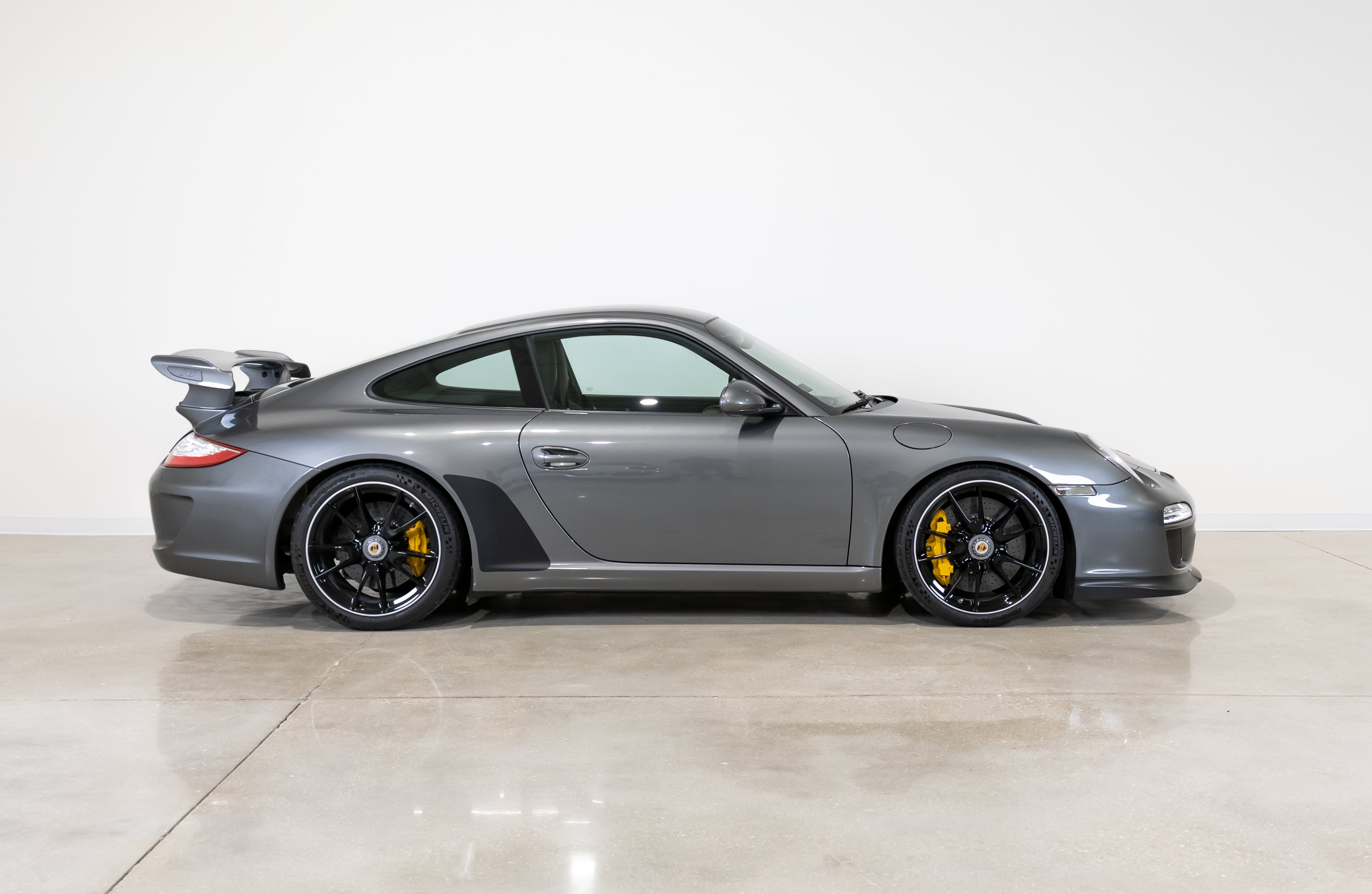 Used 2011 Porsche 911 GT3 RWD image 4