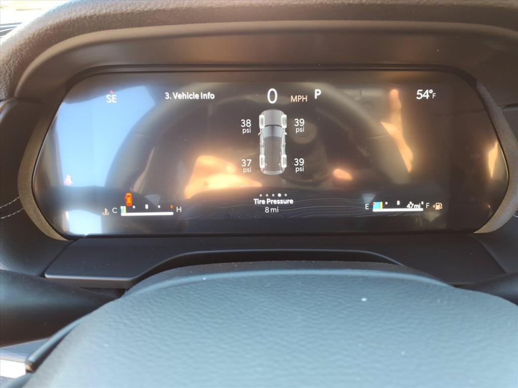 Used 2025 Jeep Grand Cherokee Altitude AWD/4WD image 10