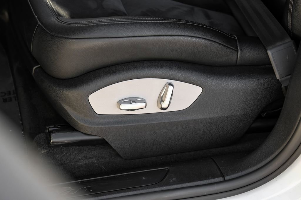 Used 2020 Porsche Macan image 37