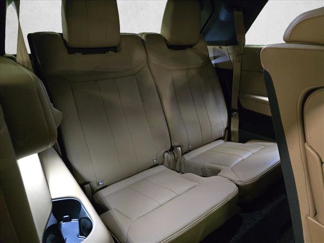 New 2025 Land Rover Range Rover Long Wheelbase SE image 12