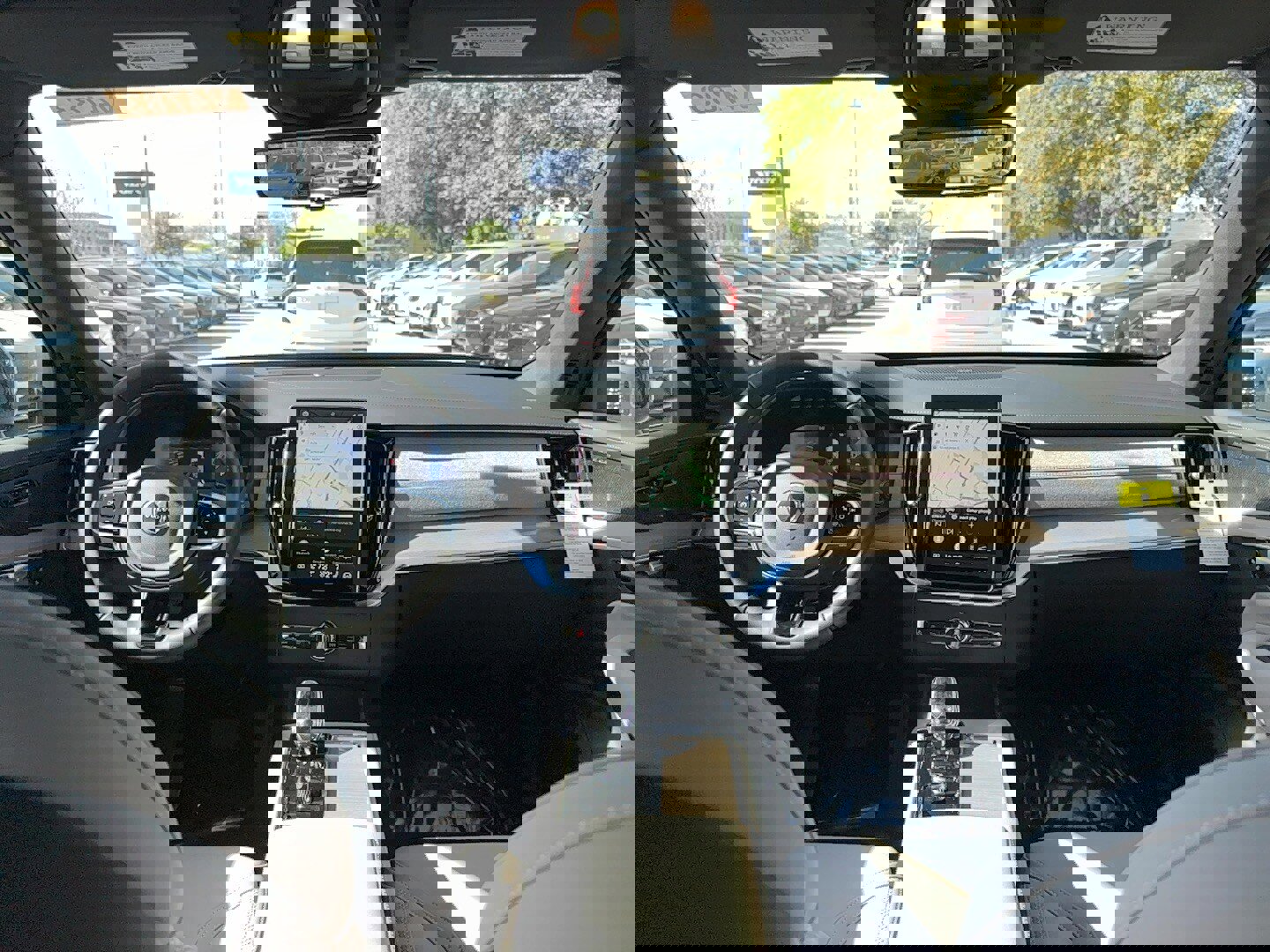 New 2026 Volvo XC90 T8 Plus w/ Protection Package Premier image 18