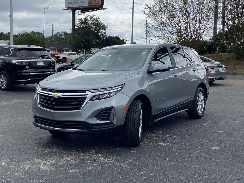 Used 2024 Chevrolet Equinox LT AWD/4WD image 3