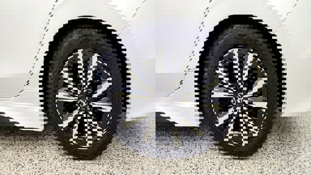 Used 2024 Honda Civic EX image 9