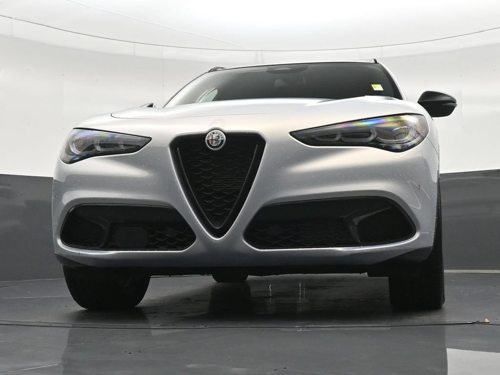 Used 2025 Alfa Romeo Stelvio Sprint w/ Veloce Package AWD/4WD image 30