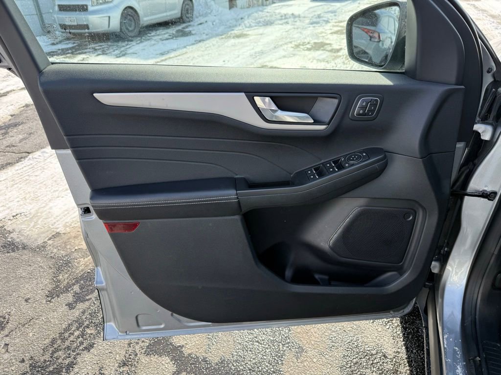 Used 2022 Ford Escape SEL w/ Technology Package image 8