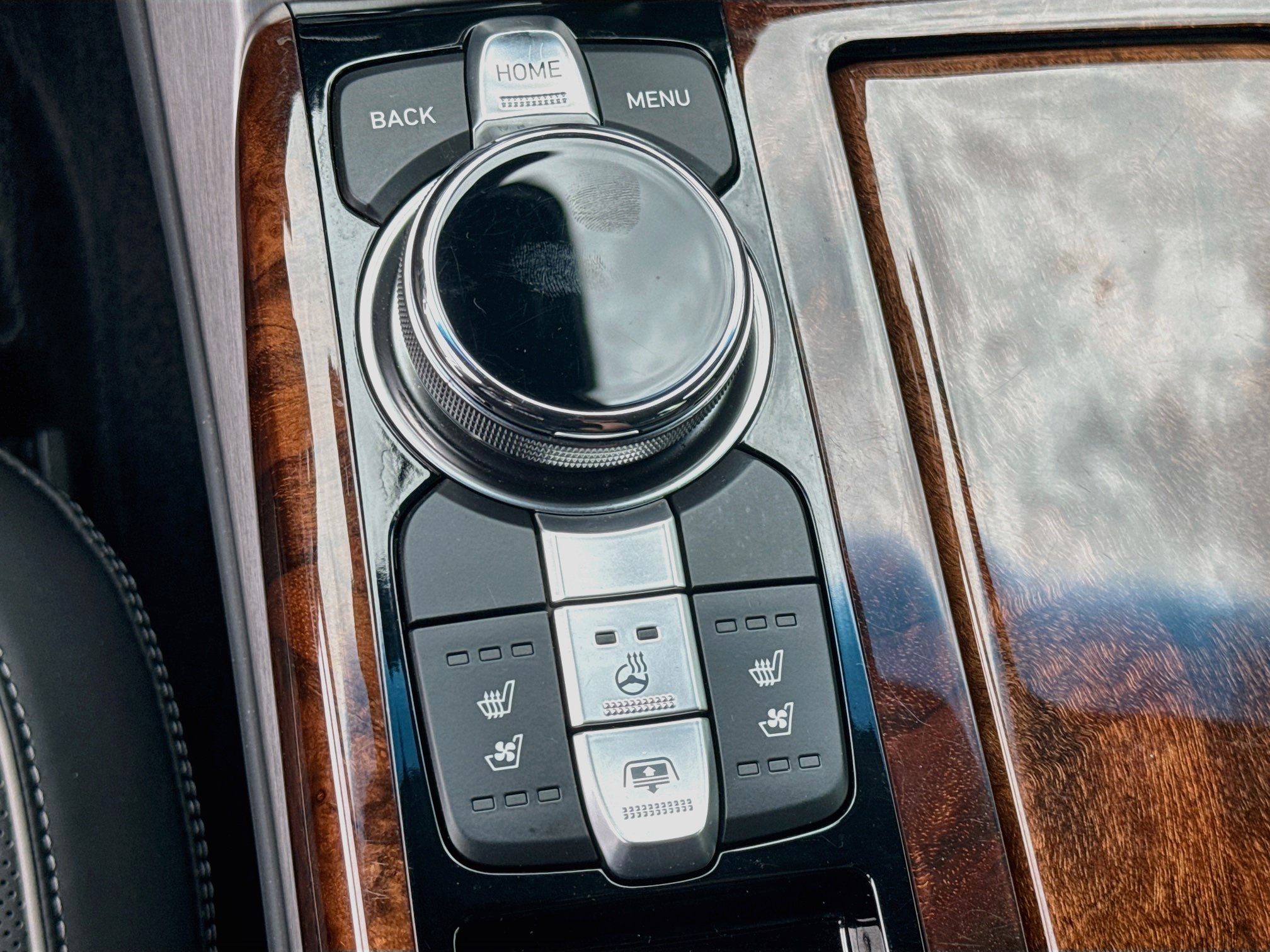 Used 2019 Genesis G90 3.3T Premium AWD/4WD image 26
