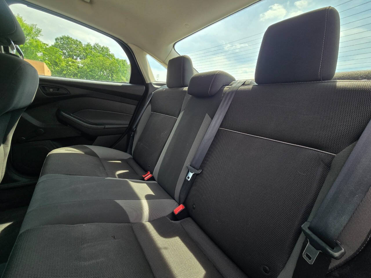 Used 2012 Ford Focus S FWD image 33