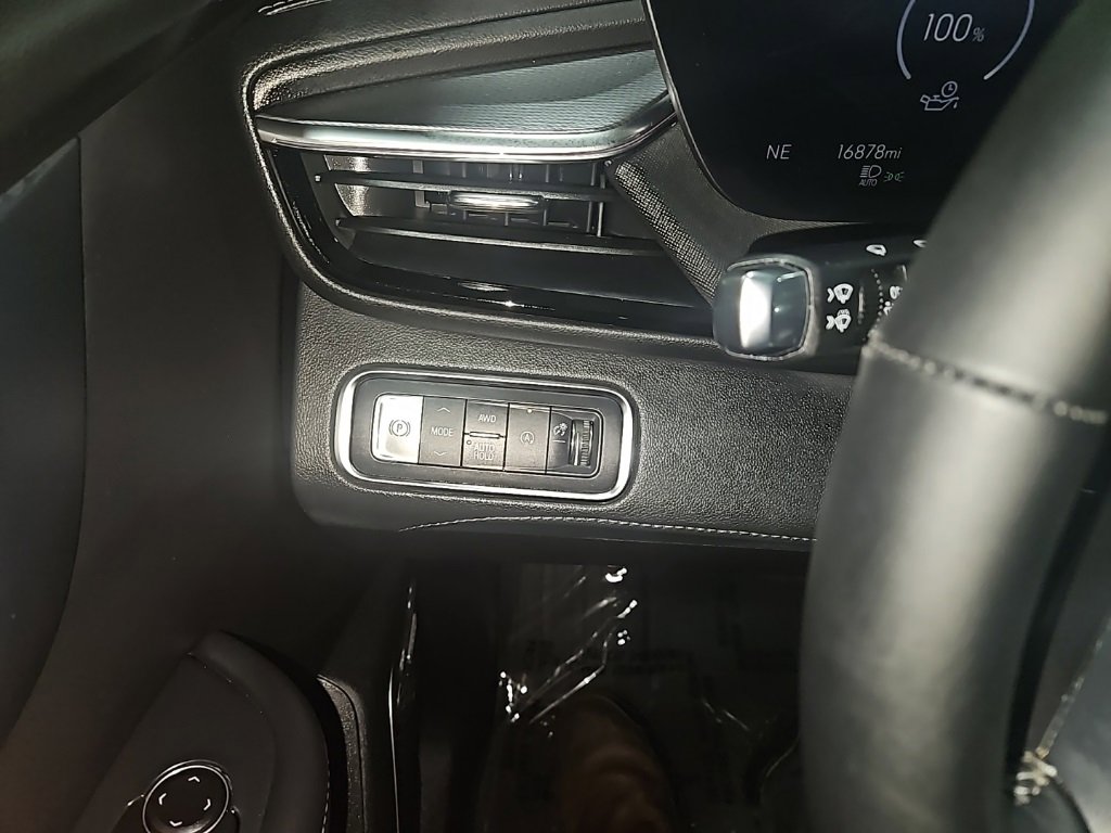 Certified 2025 Buick Enclave Sport Touring image 12