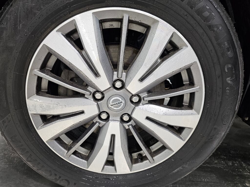 Used 2020 Nissan Pathfinder SL AWD/4WD image 9