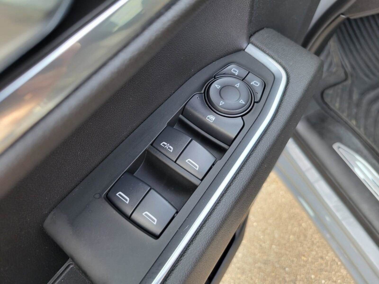 Used 2024 GMC Sierra 1500 Elevation image 21