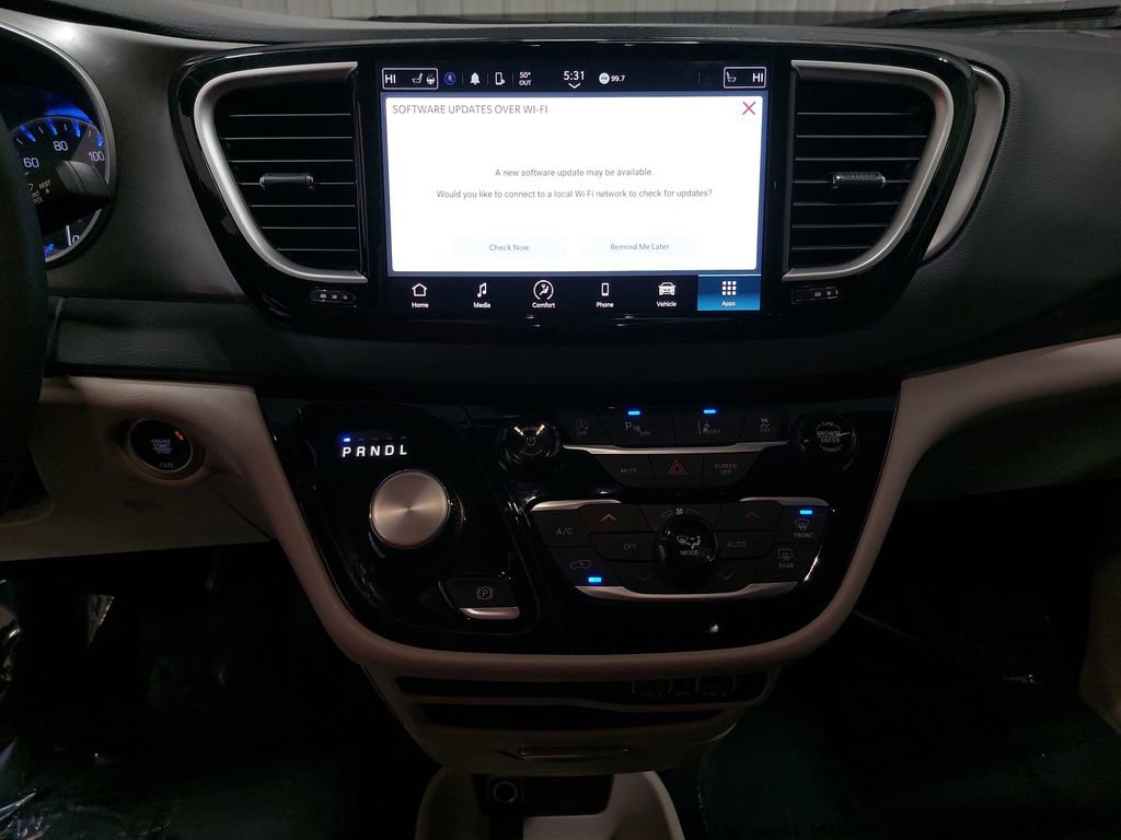 Used 2024 Chrysler Pacifica Touring-L image 32