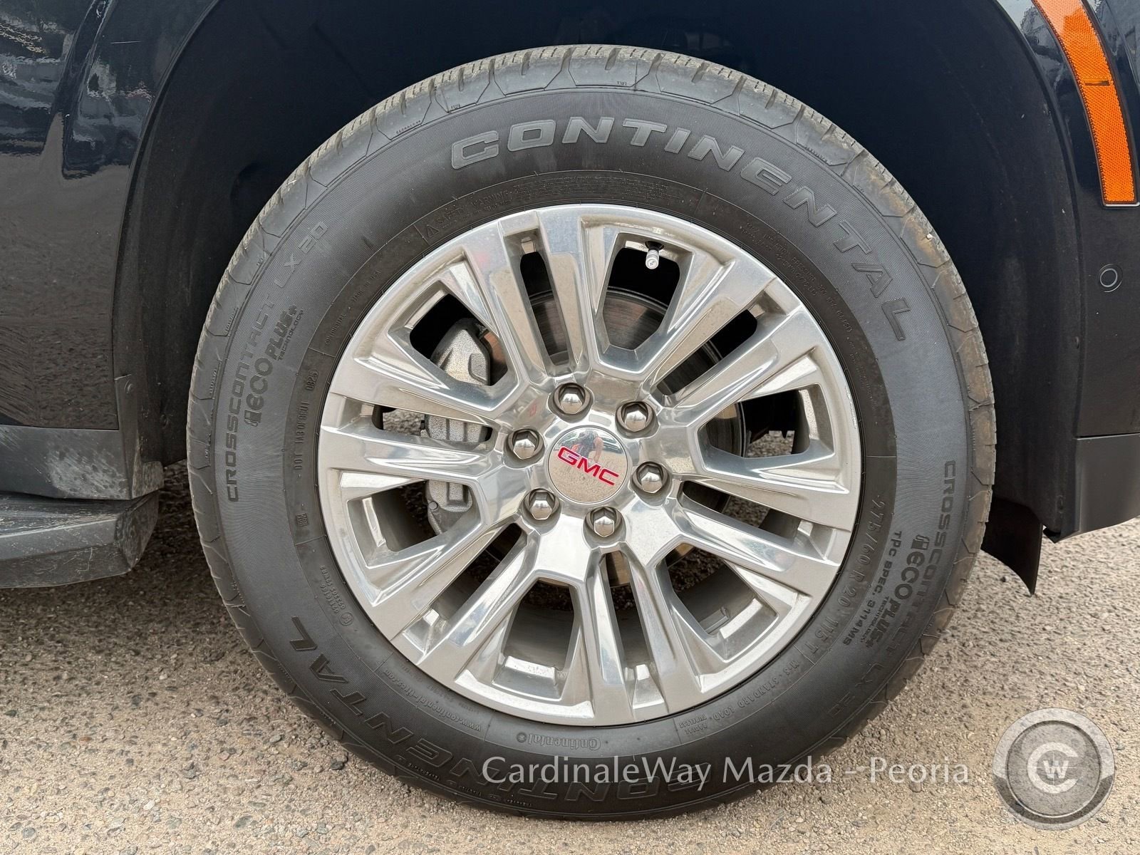 Used 2025 GMC Yukon XL Denali AWD/4WD image 11
