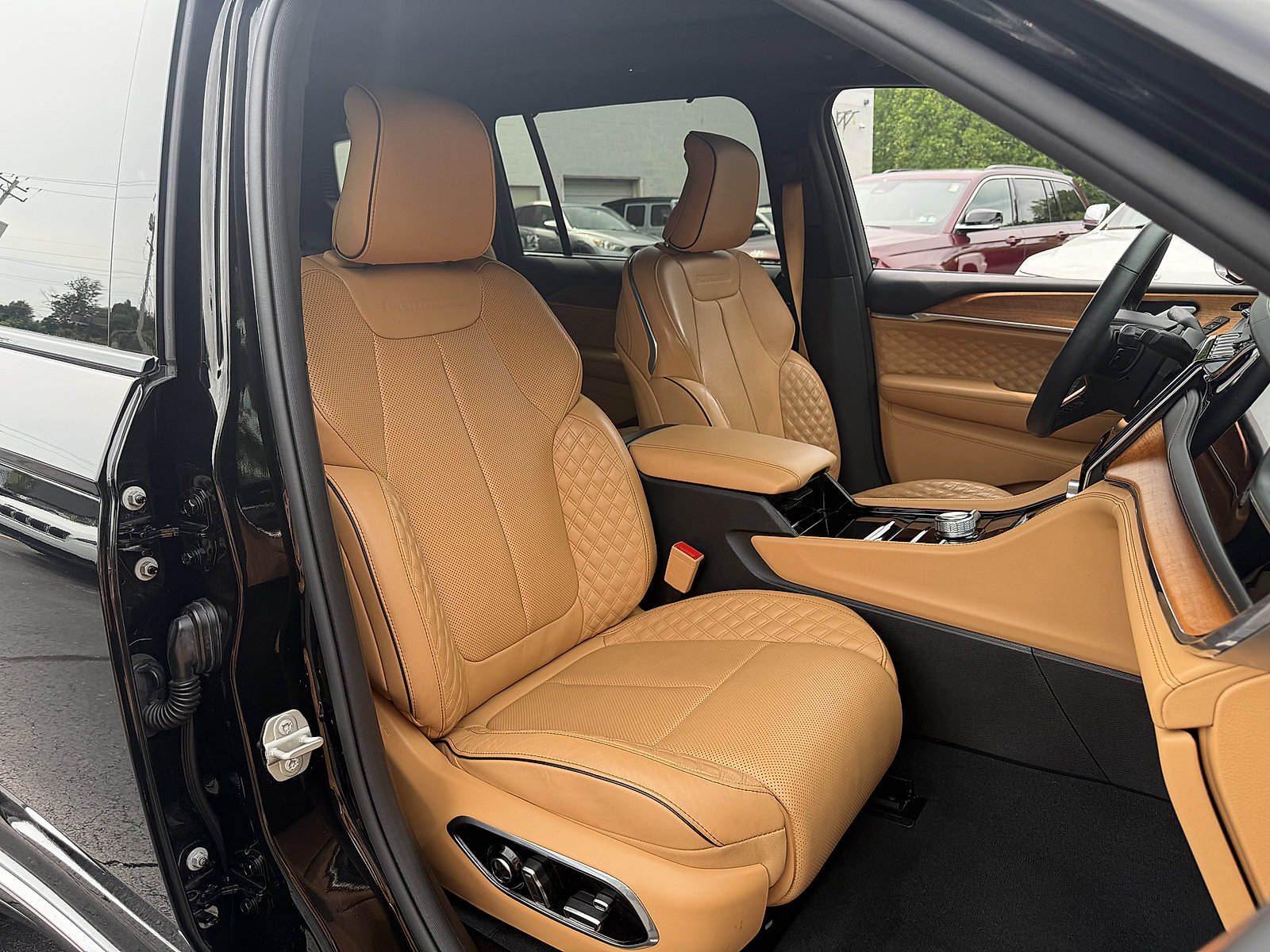 Used 2023 Jeep Grand Cherokee L Summit AWD/4WD image 18