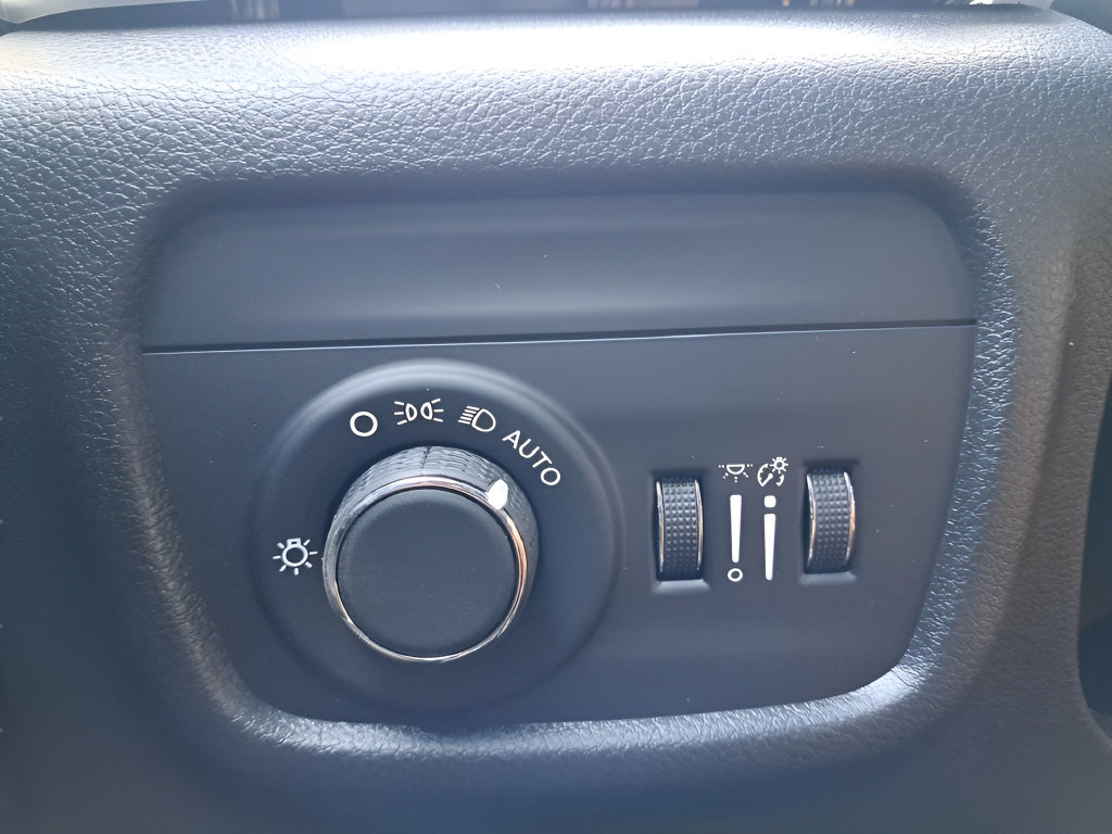 New 2026 Jeep Grand Cherokee Altitude AWD/4WD image 23