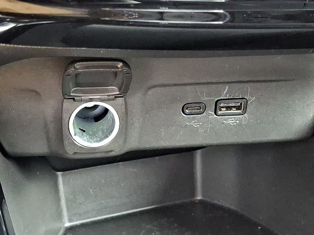 Used 2025 Chevrolet Trax LT image 25