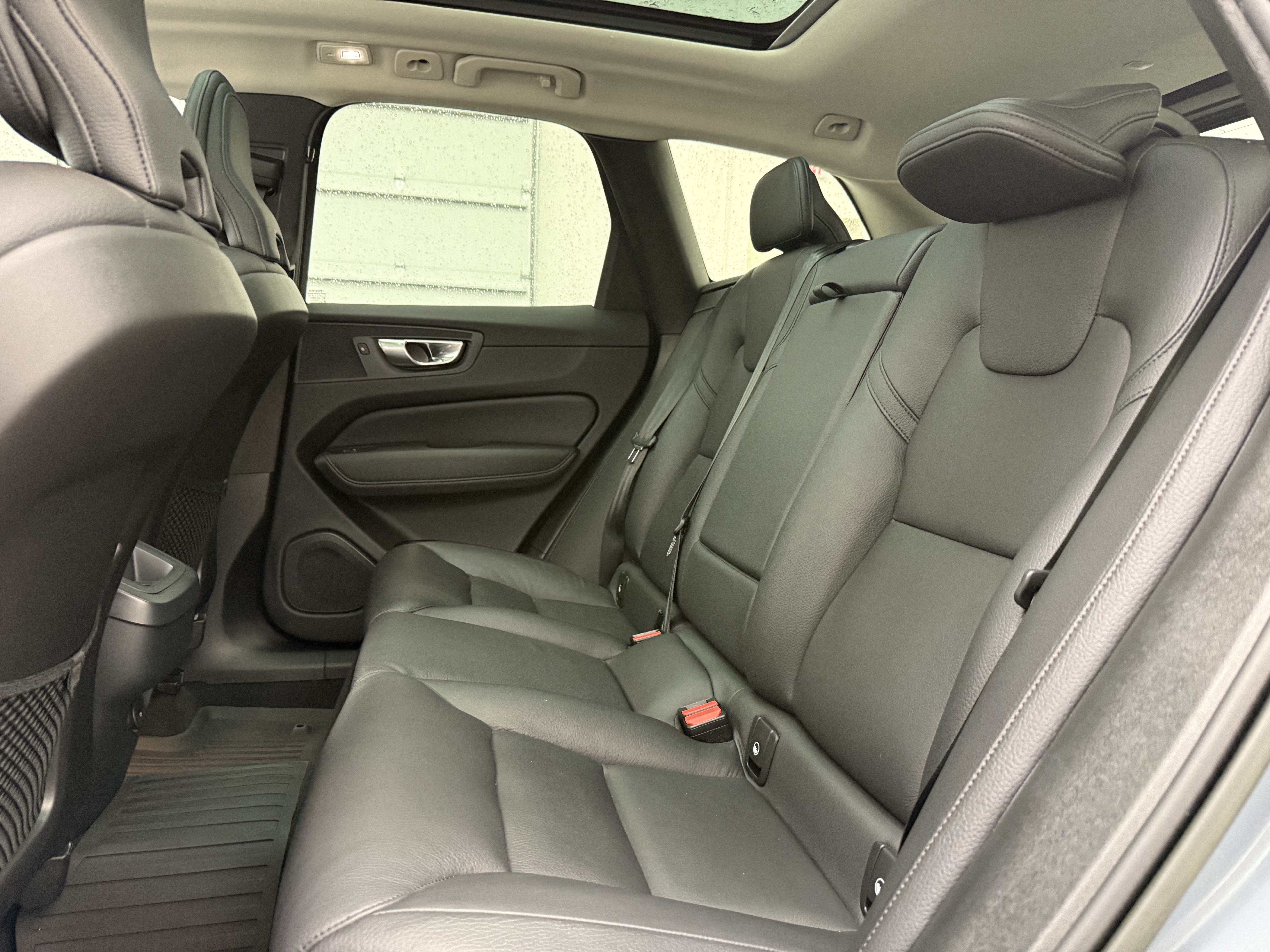 Certified 2023 Volvo XC60 B5 Plus w/ Climate Package FWD image 27