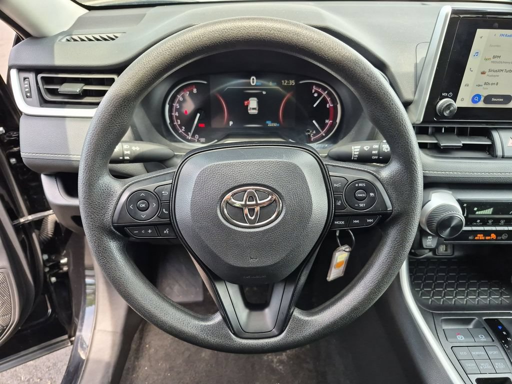 Used 2025 Toyota RAV4 LE AWD/4WD image 22