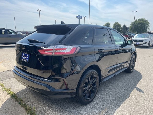 New 2024 Ford Edge SE w/ Black Appearance Package image 5