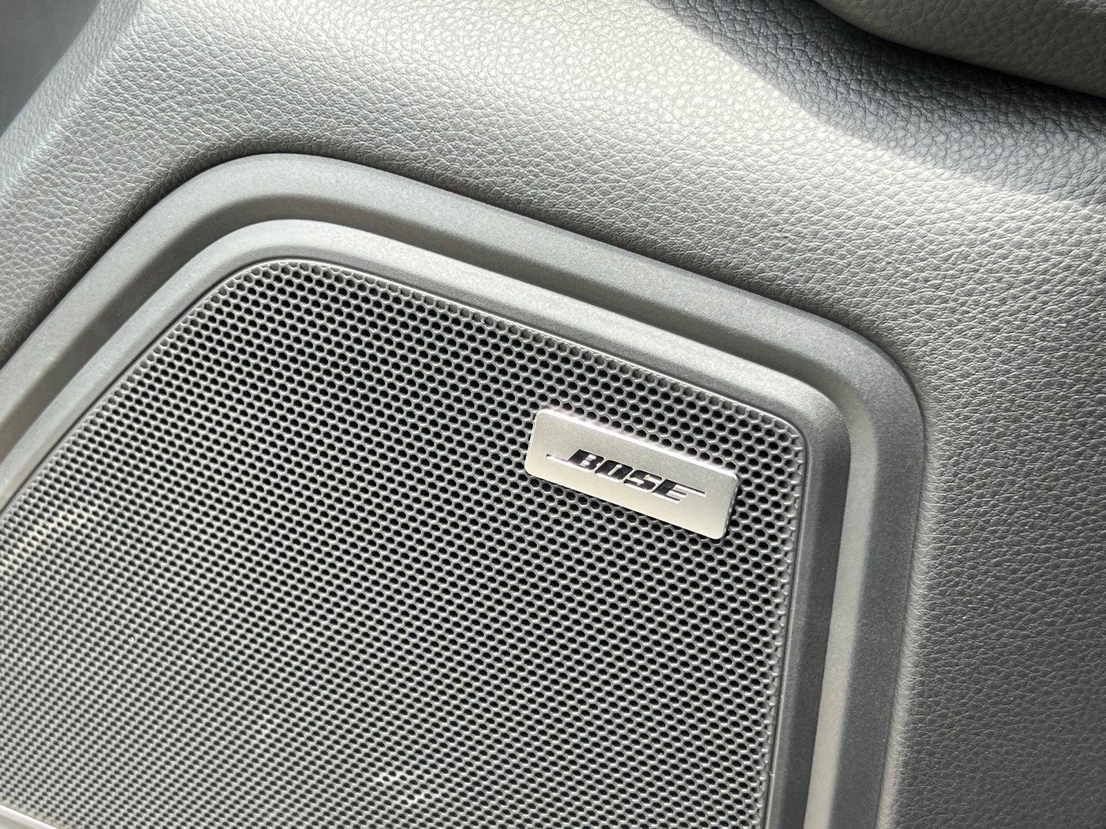 Certified 2026 Porsche Macan AWD/4WD image 33
