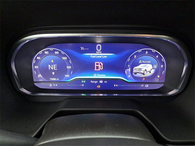 Used 2024 Chevrolet Suburban LT image 12