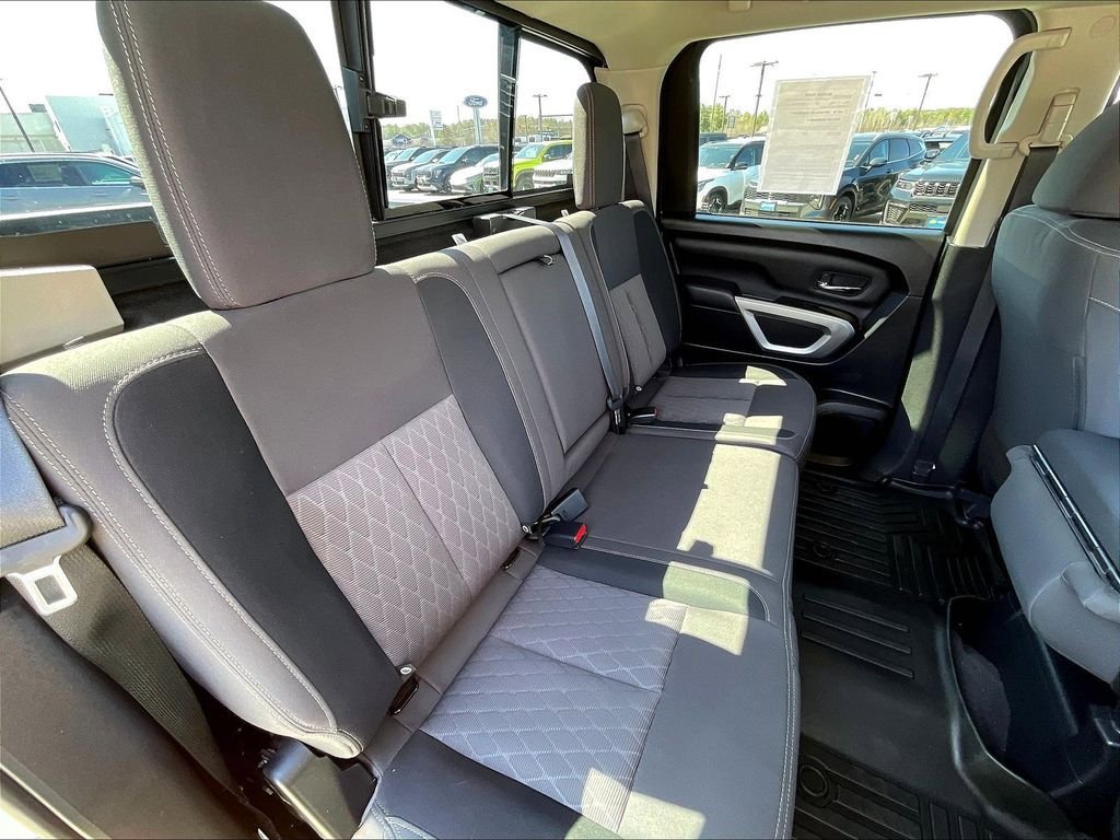 Used 2024 Nissan Titan SV w/ Accessory Utility Package AWD/4WD image 15