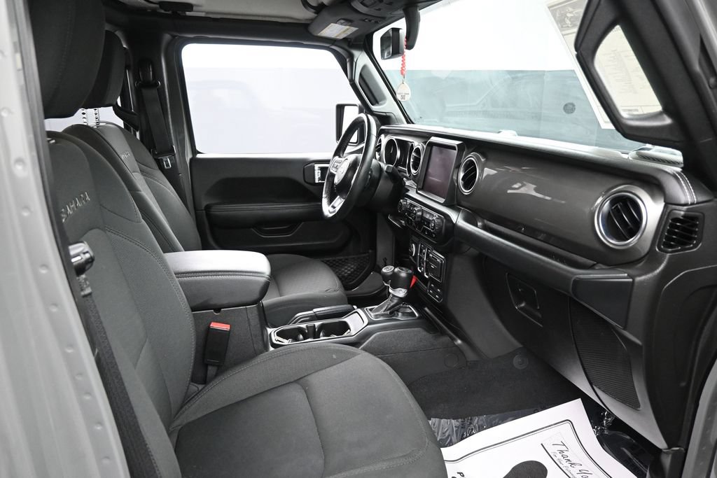 Used 2023 Jeep Wrangler Unlimited Sahara w/ Cold Weather Group AWD/4WD image 30