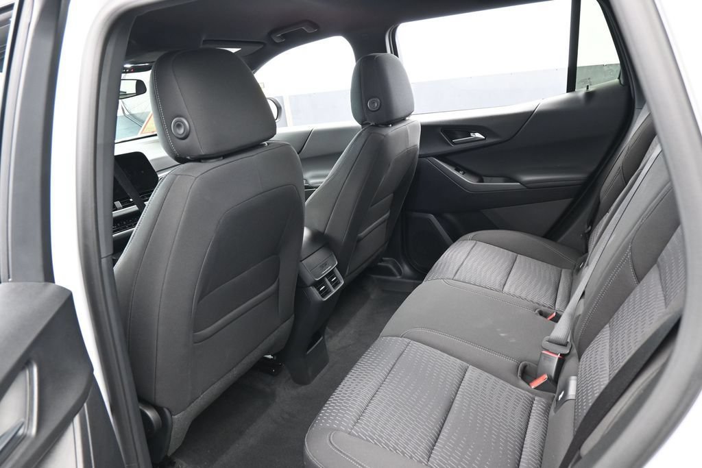 Used 2026 Chevrolet Equinox LT FWD image 36