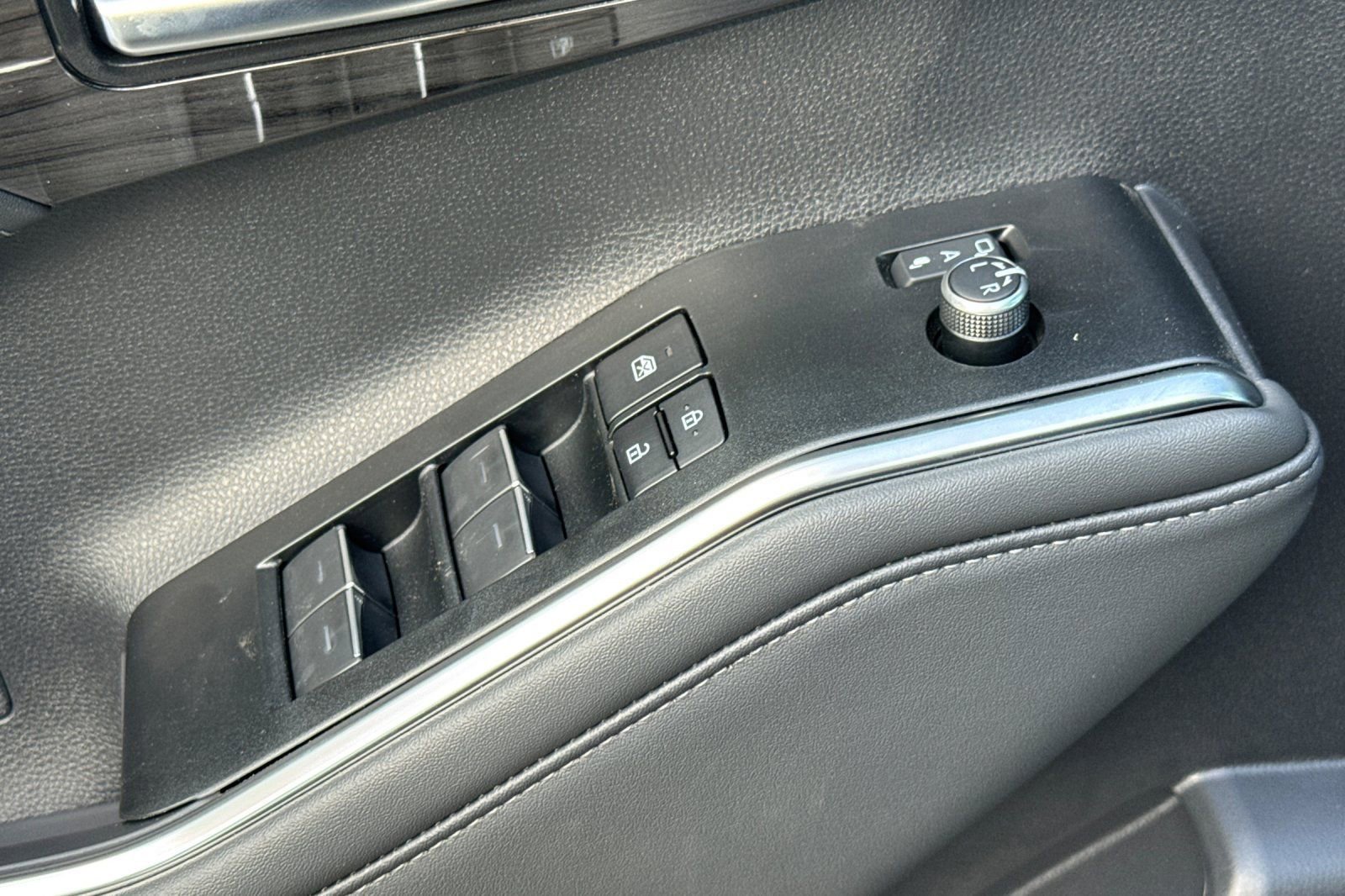 New 2026 Toyota Highlander Limited image 12