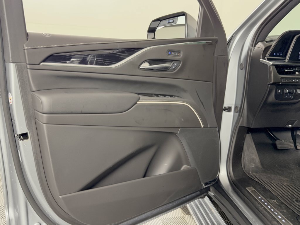 Used 2024 Cadillac Escalade Sport w/ LPO, ONYX Package AWD/4WD image 14