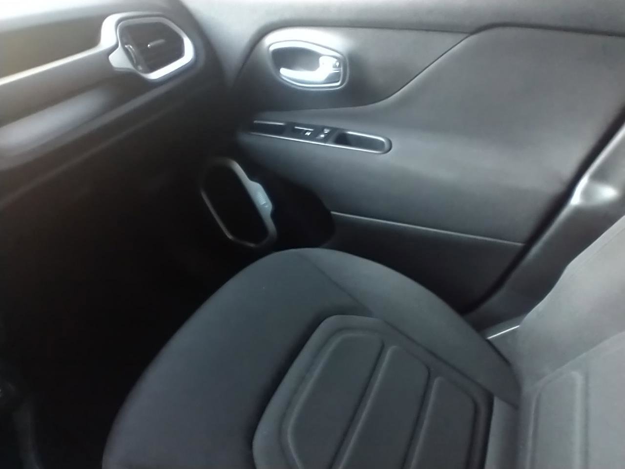 Used 2020 Jeep Renegade Latitude image 22