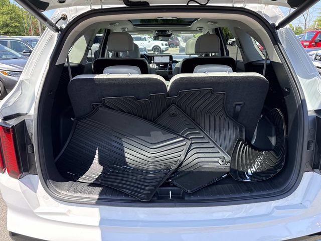 Used 2023 Kia Sorento EX w/ Panoramic Sunroof Package FWD image 12