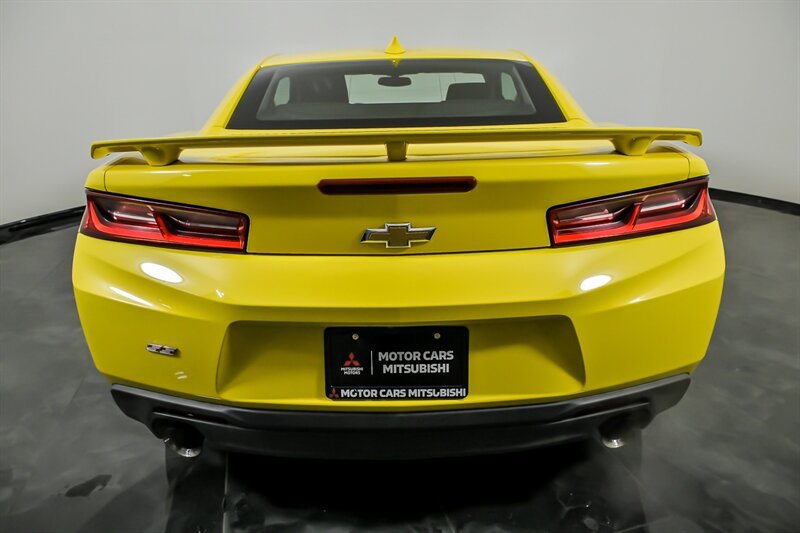 Used 2018 Chevrolet Camaro SS RWD image 8