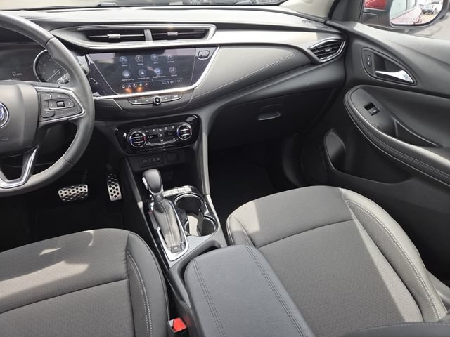 Used 2023 Buick Encore GX Select w/ Sport Touring Package FWD image 31