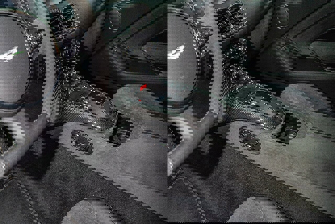 Used 2023 Aston Martin V8 Vantage Coupe image 65