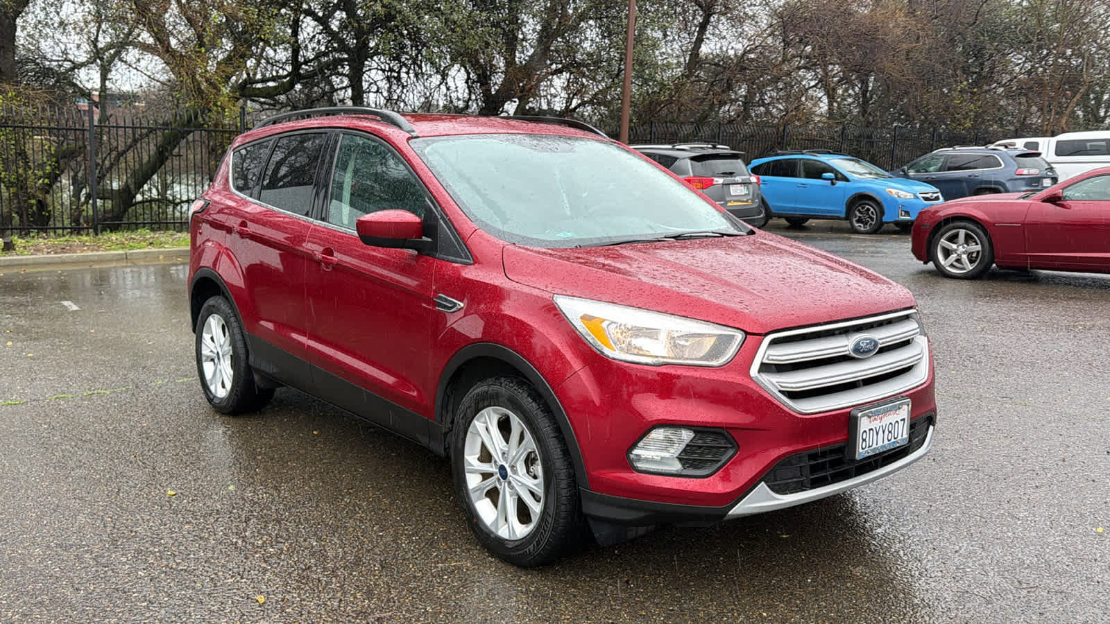 Used 2018 Ford Escape SE w/ SE Sync 3 Package image 3