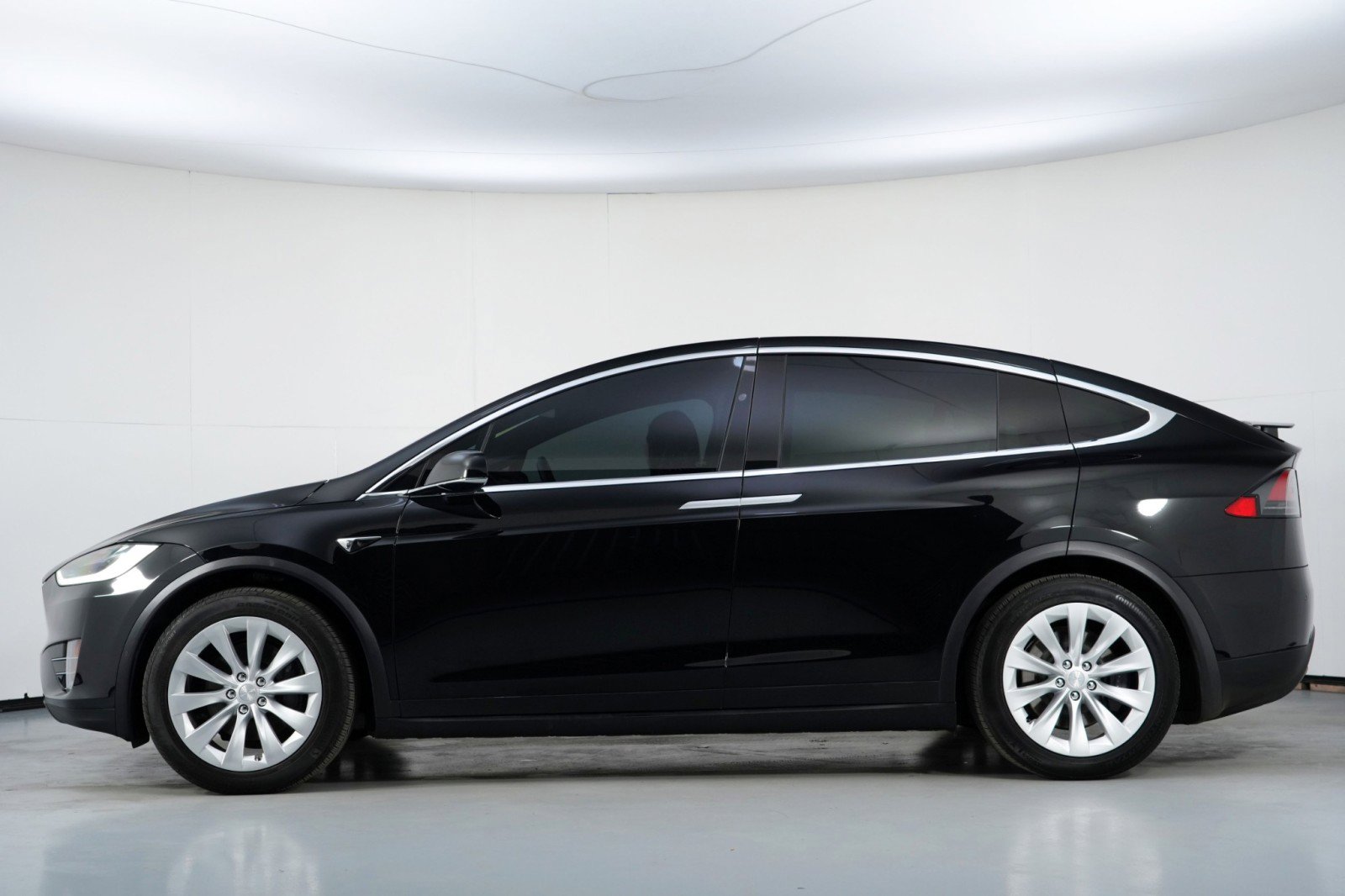 Used 2019 Tesla Model X Long Range AWD/4WD image 8