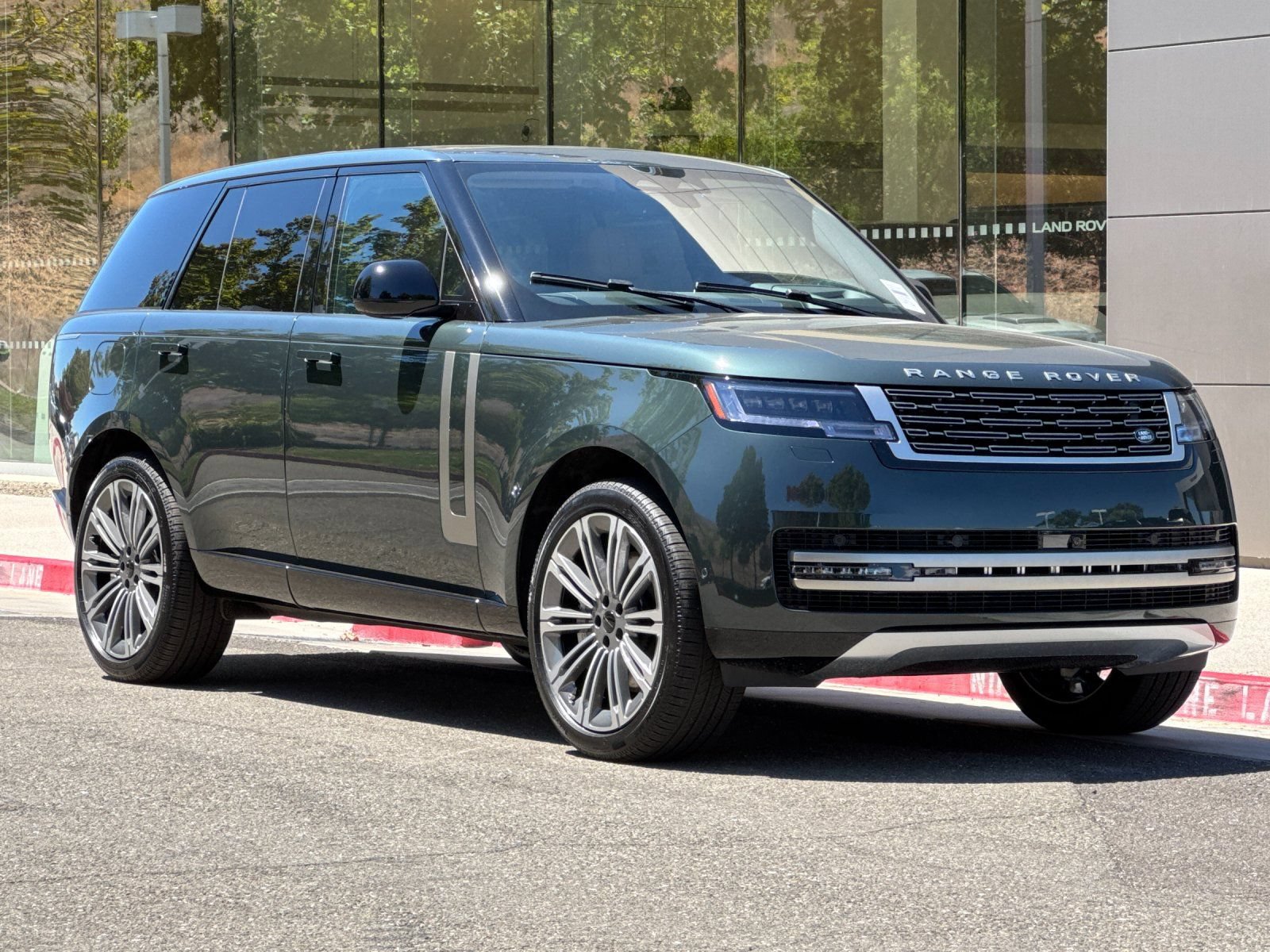 New 2026 Land Rover Range Rover SE AWD/4WD image 8