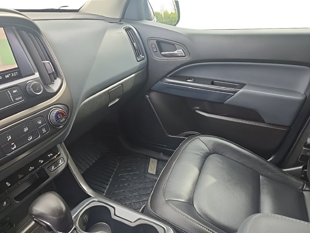Used 2022 Chevrolet Colorado Z71 AWD/4WD image 19