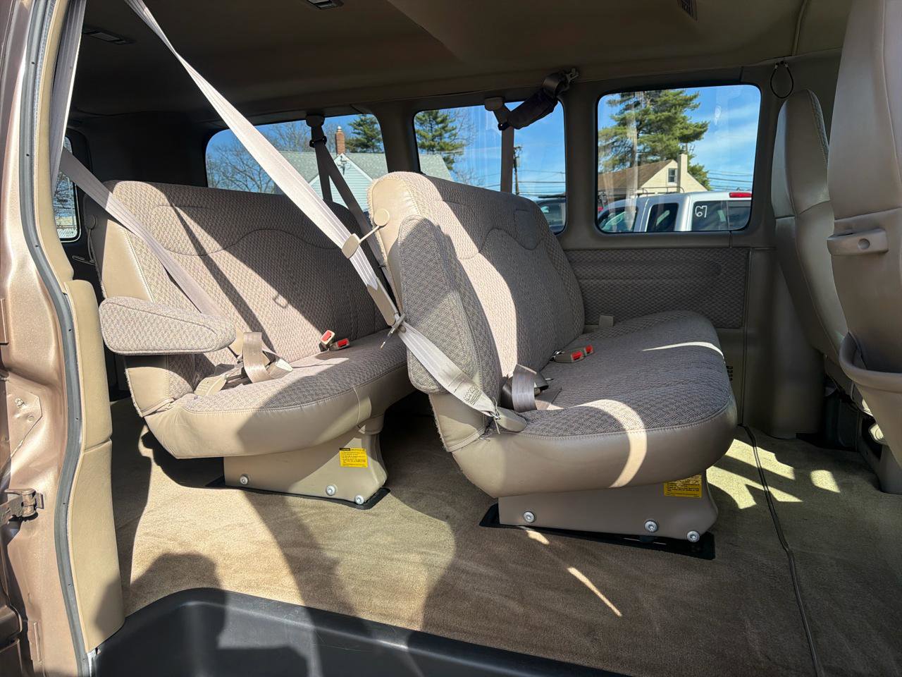 Used 2002 Chevrolet Express 1500 1500 Express Crew w/ LS Preferred Equipment Group RWD image 18