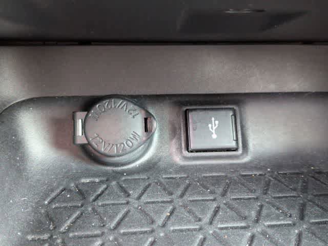 Used 2021 Toyota RAV4 XLE FWD image 30