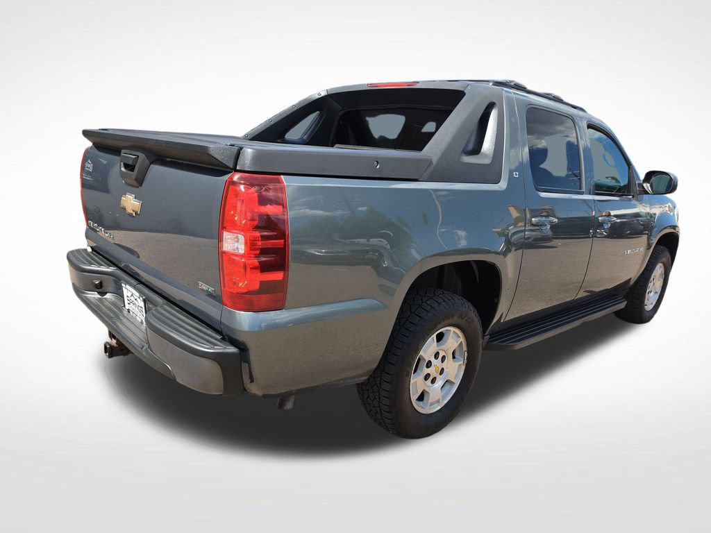 Used 2011 Chevrolet Avalanche LT AWD/4WD image 5