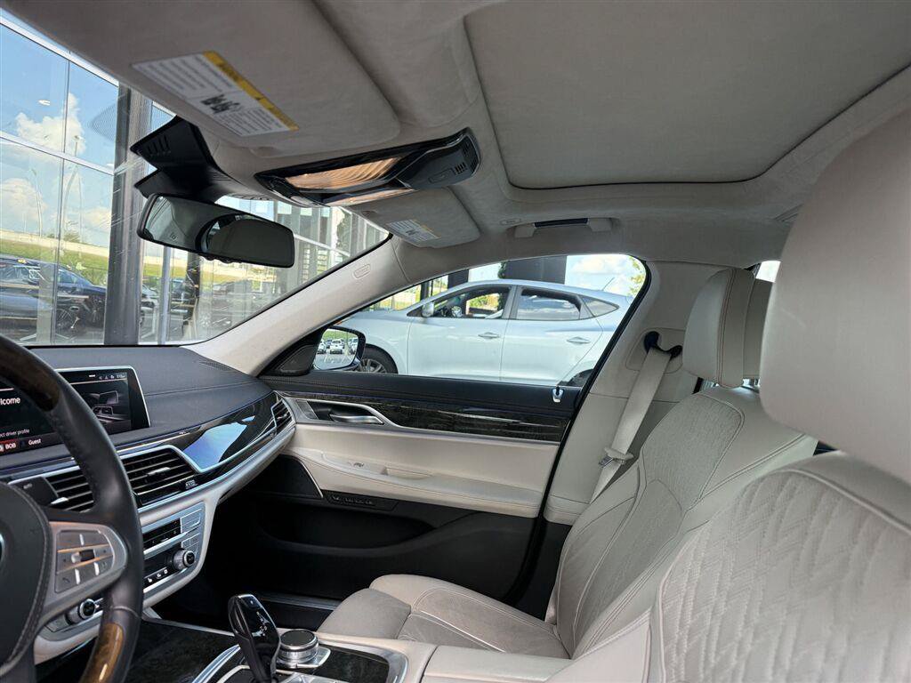 Used 2021 BMW 740i xDrive w/ Premium Package AWD/4WD image 6