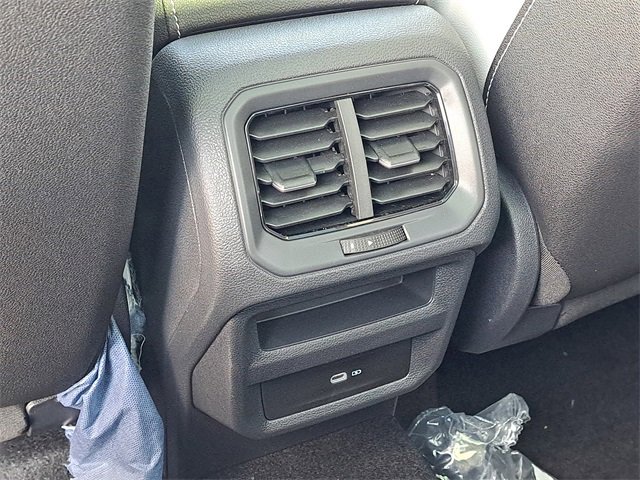 New 2025 Volkswagen Taos SE image 25
