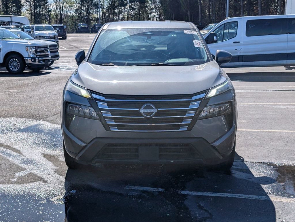 Used 2024 Nissan Rogue SV image 5