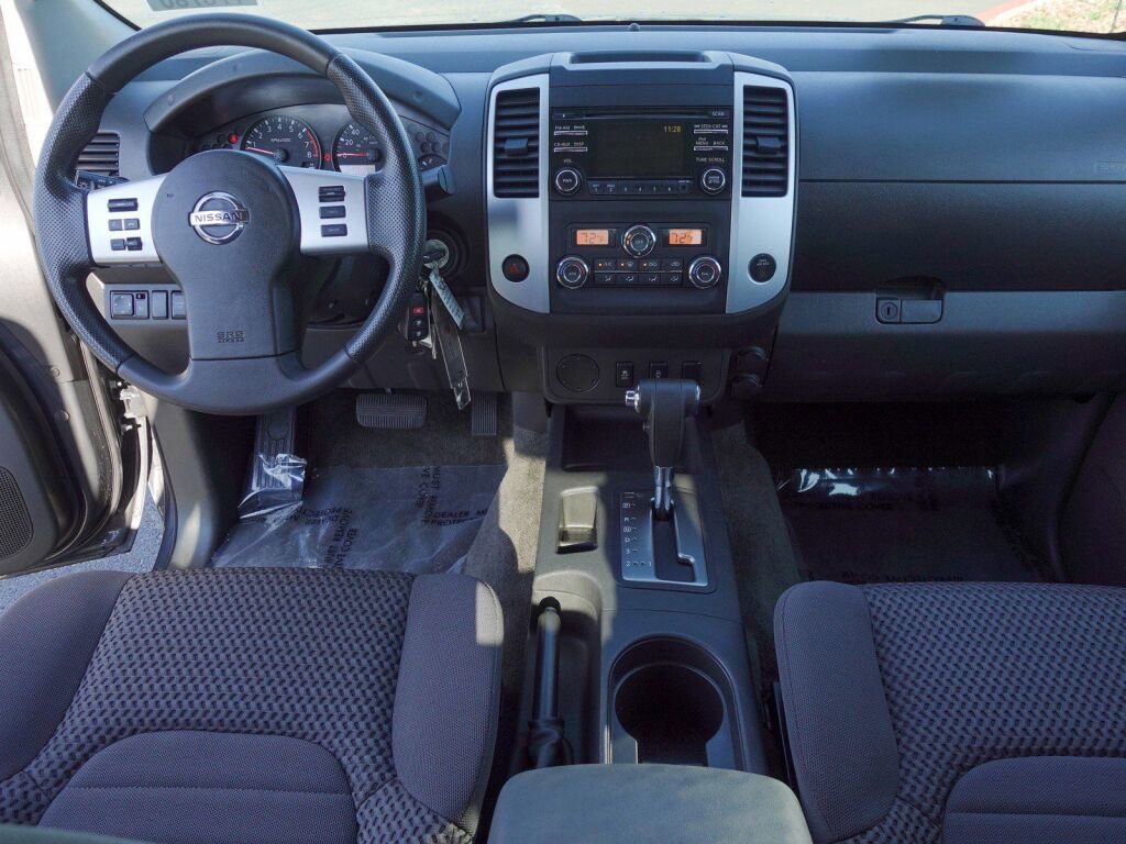 Used 2013 Nissan Frontier SV w/ SV Value Truck Pkg image 12