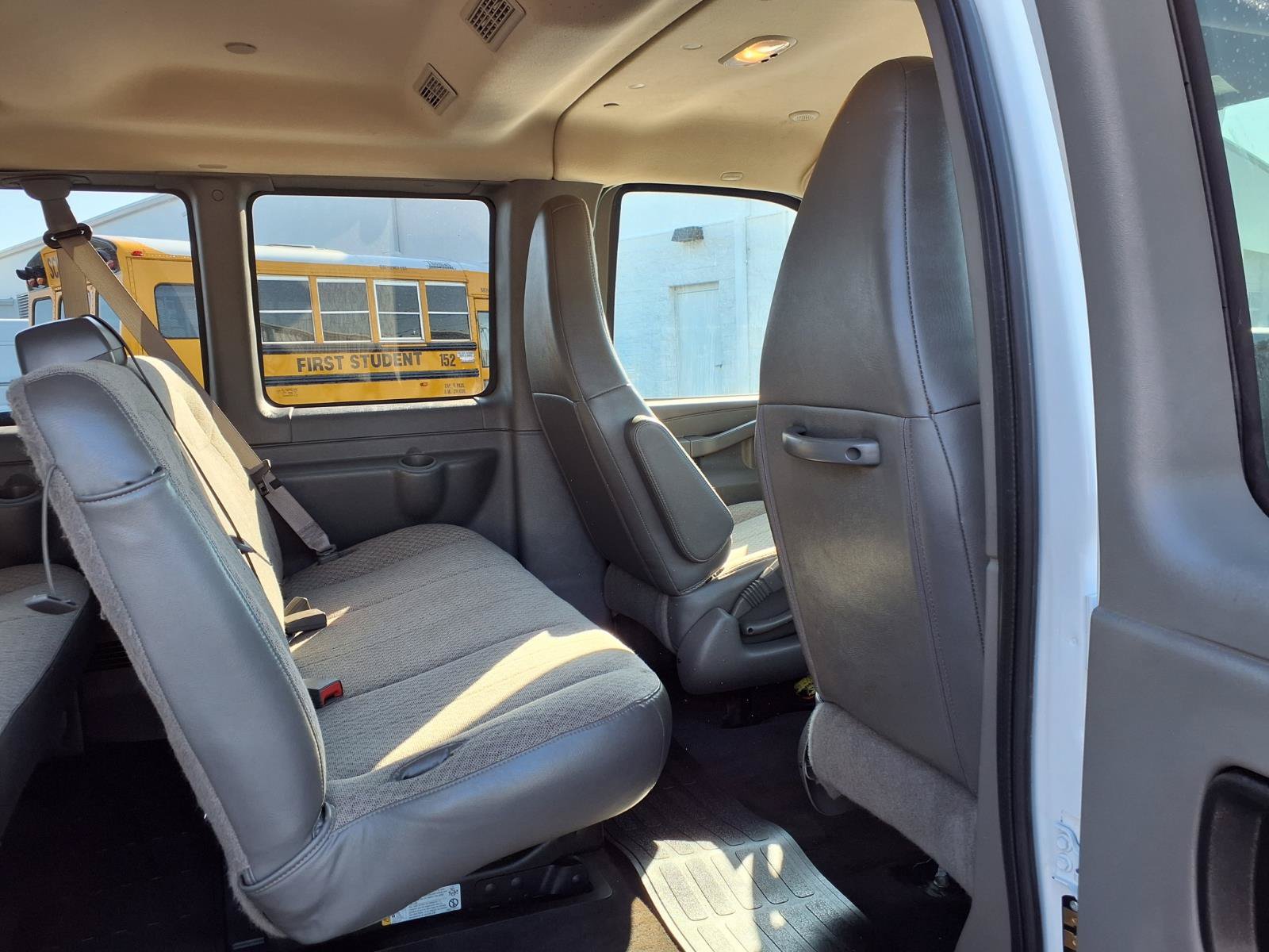 Used 2025 Chevrolet Express 3500 LS RWD image 23