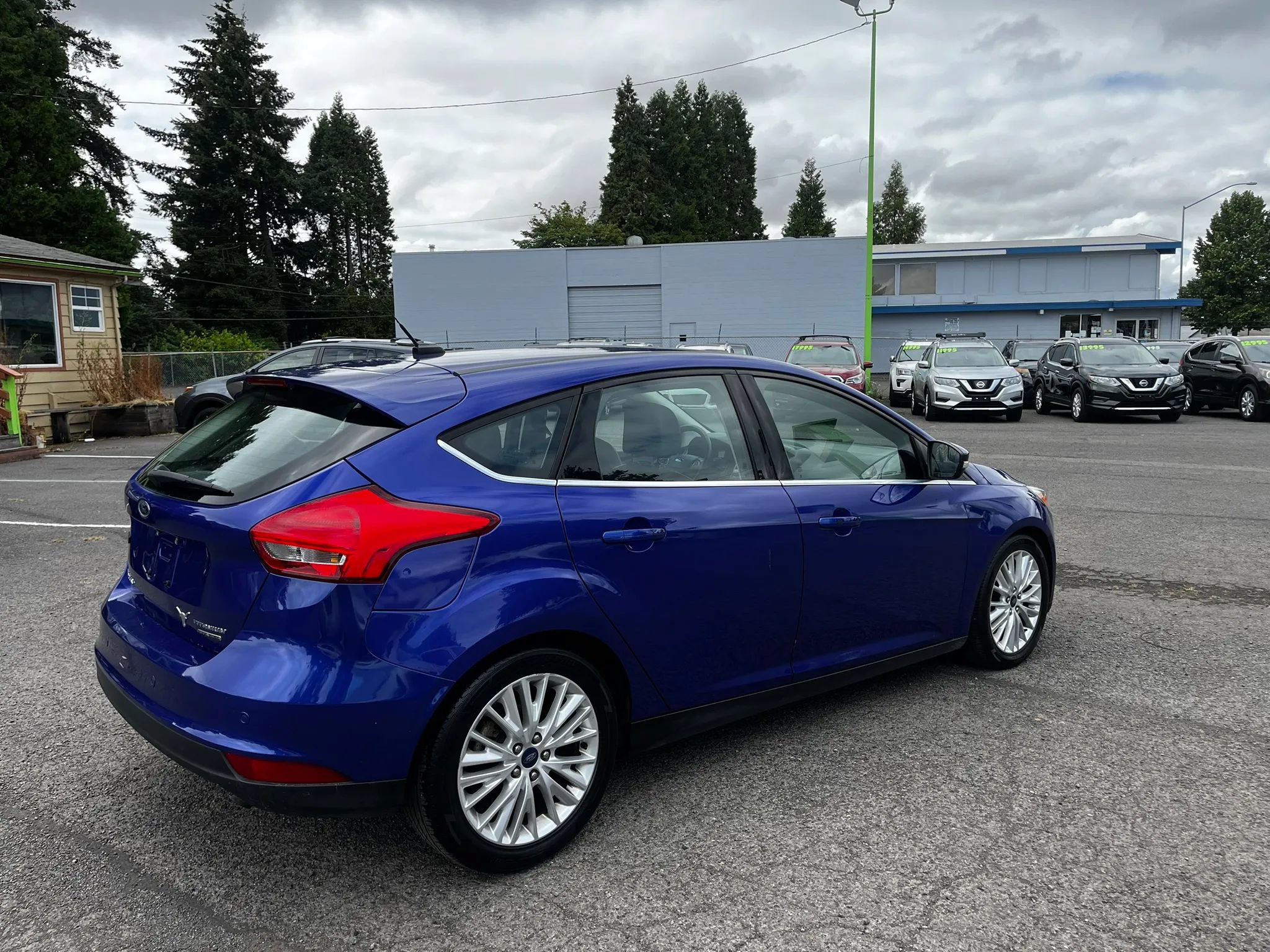 Used 2015 Ford Focus Titanium w/ Titanium Cold Weather Package FWD image 3
