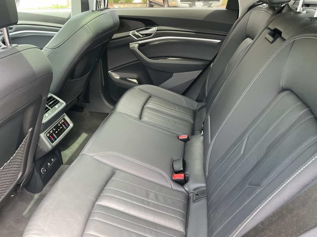 Used 2022 Audi e-tron Premium AWD/4WD image 23