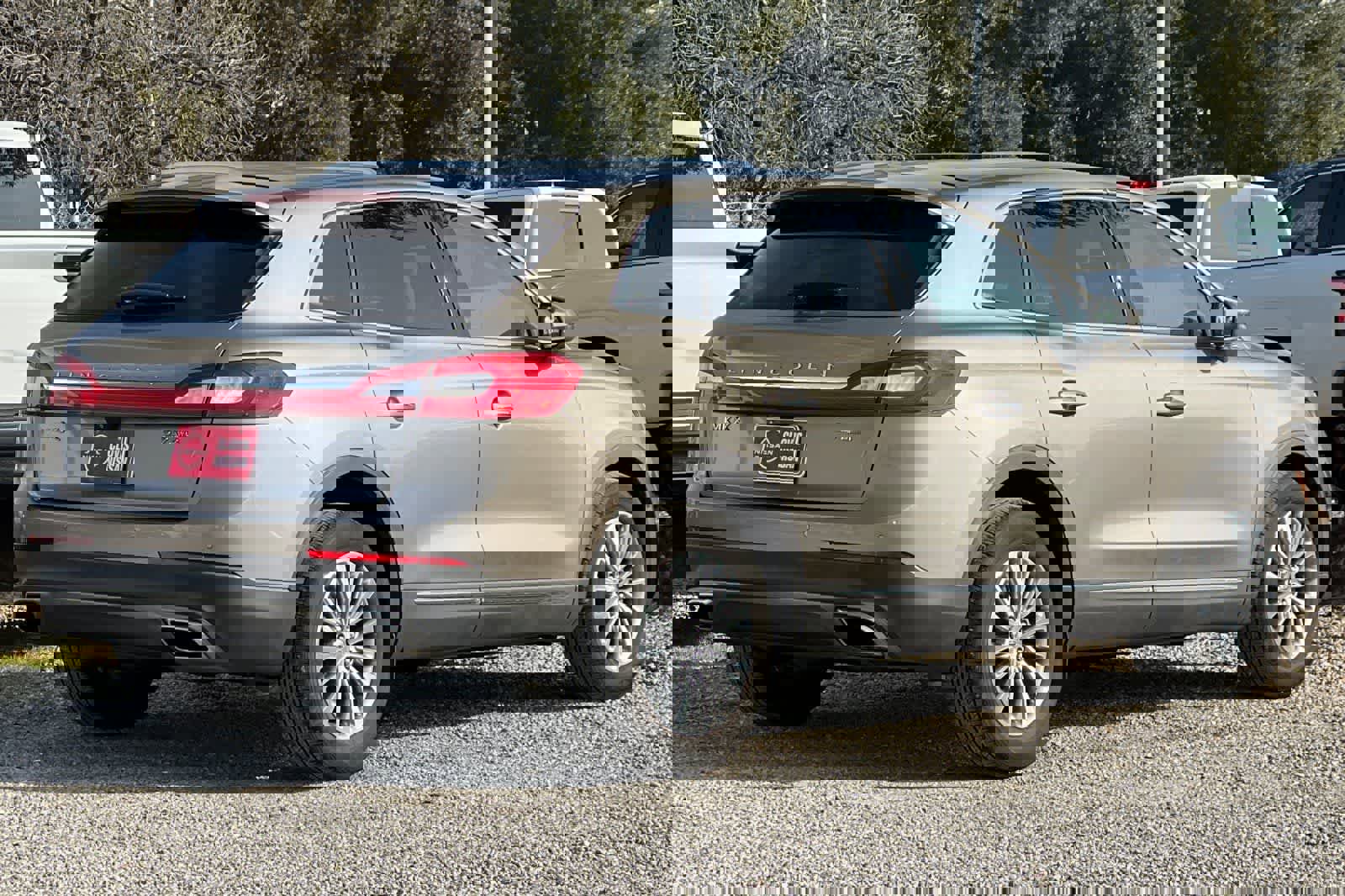 Used 2016 Lincoln MKX Select w/ Select Plus Package image 3