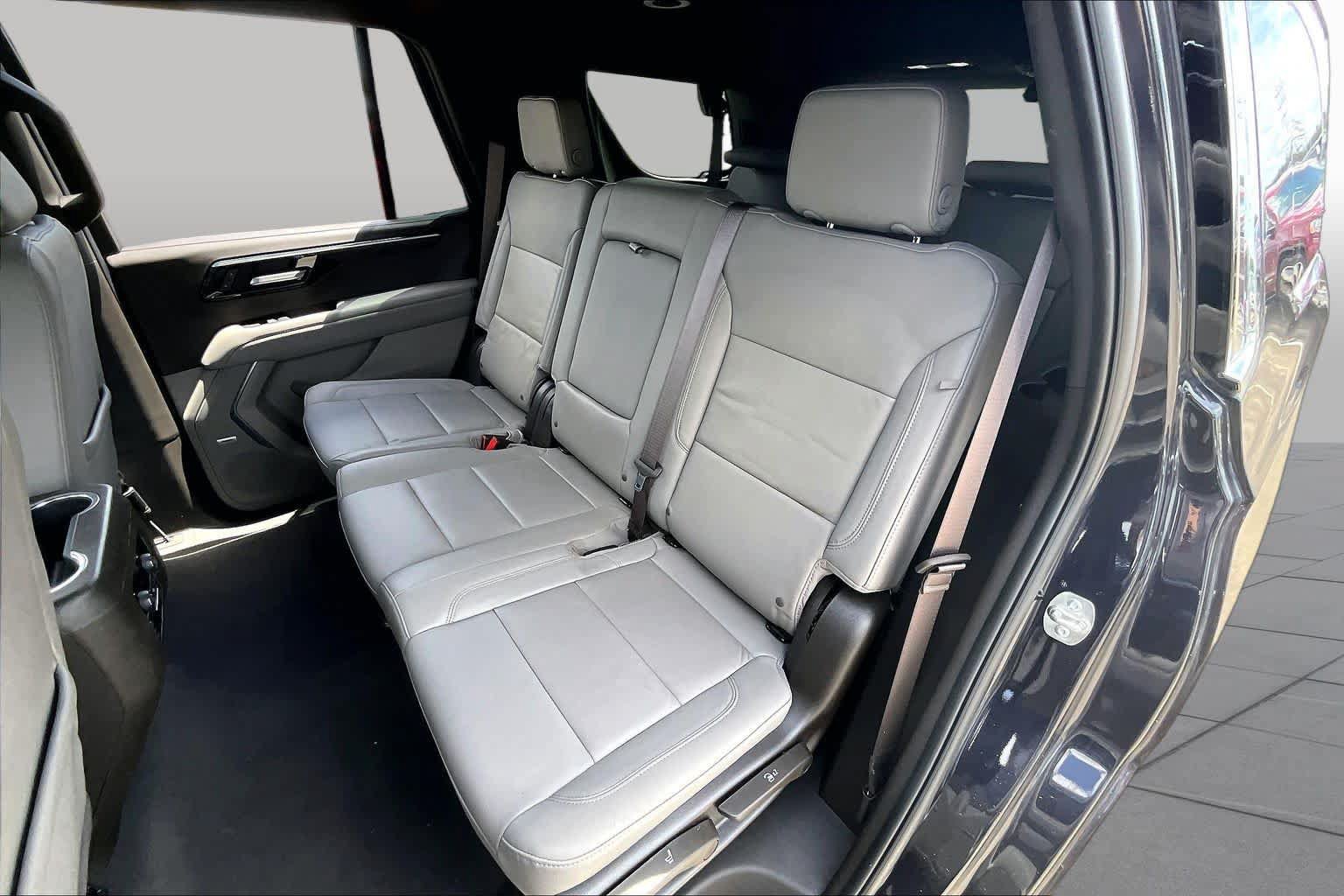 Used 2025 Chevrolet Tahoe LT w/ Comfort Package RWD image 18